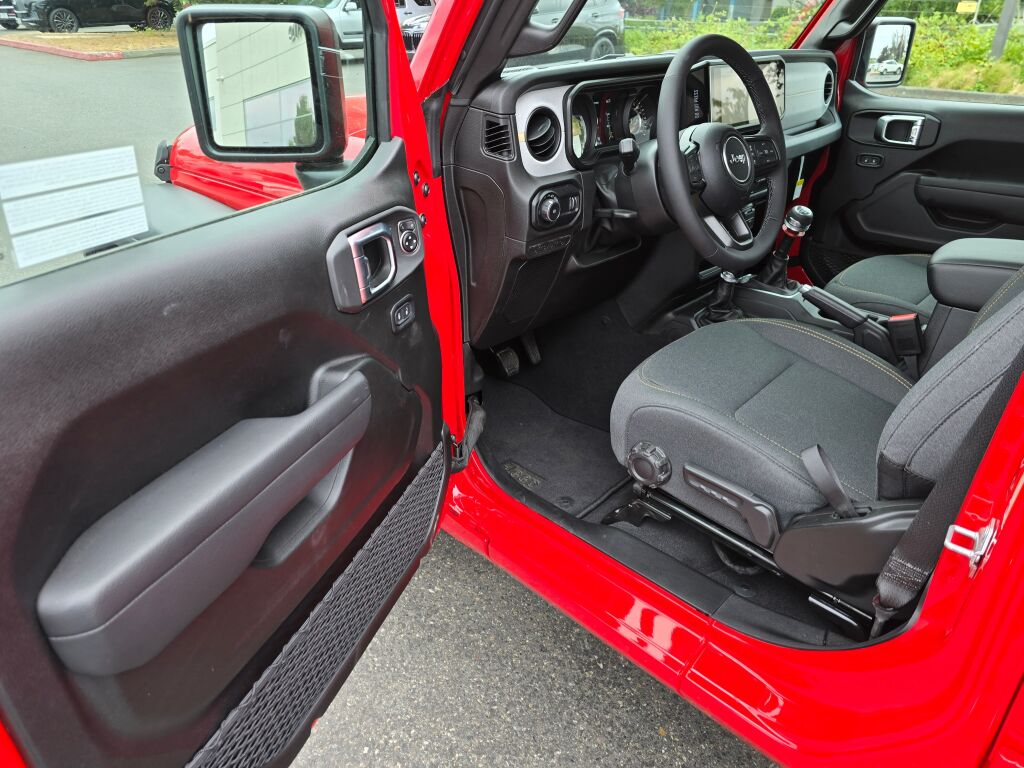 2025 Jeep Wrangler Sport S photo 19
