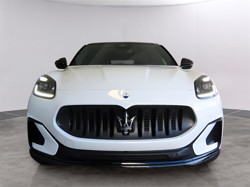 2025 Maserati Grecale photo 2