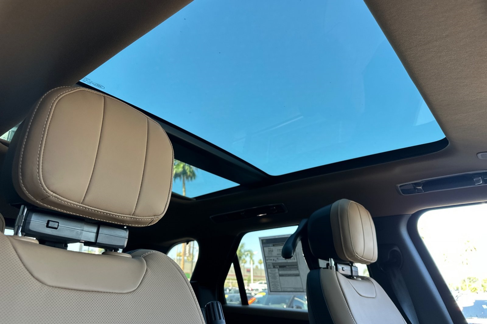 2025 Land Rover Range Rover Sport SE photo 17