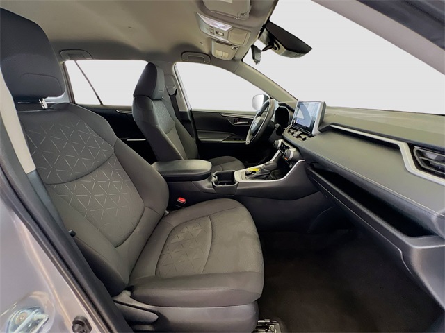 2024 Toyota RAV4 XLE photo 23
