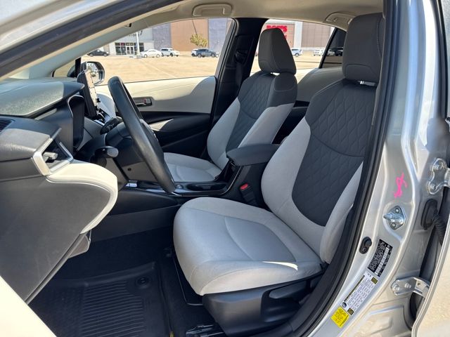 2022 Toyota Corolla Hybrid LE photo 4