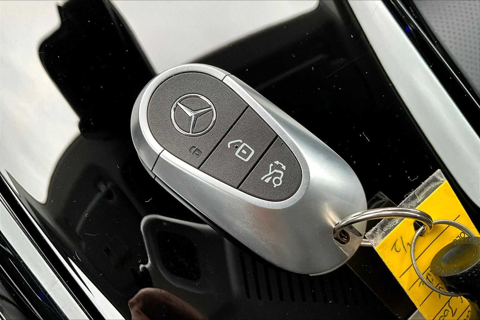 2024 Mercedes Benz GLC 300 4MATIC photo 6