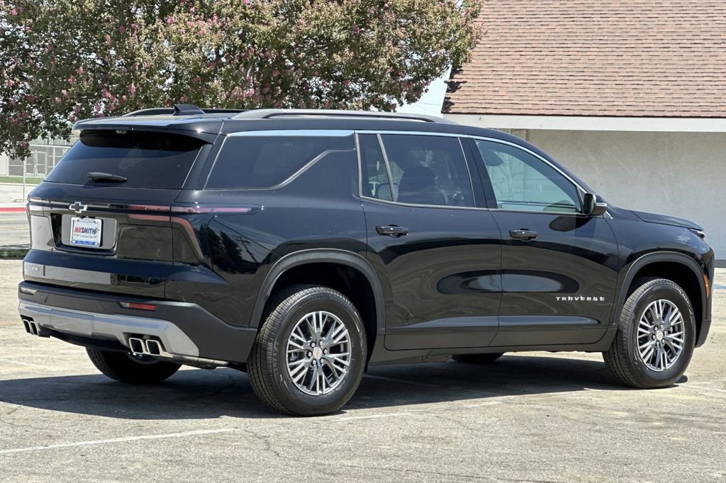 2026 Chevrolet Traverse photo 3