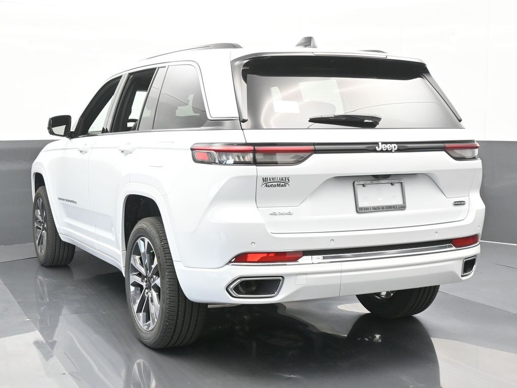 2024 Jeep Grand Cherokee Overland photo 4