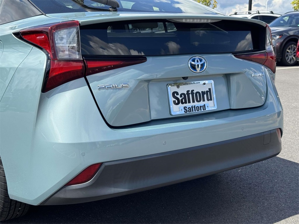 2021 Toyota Prius LE photo 11
