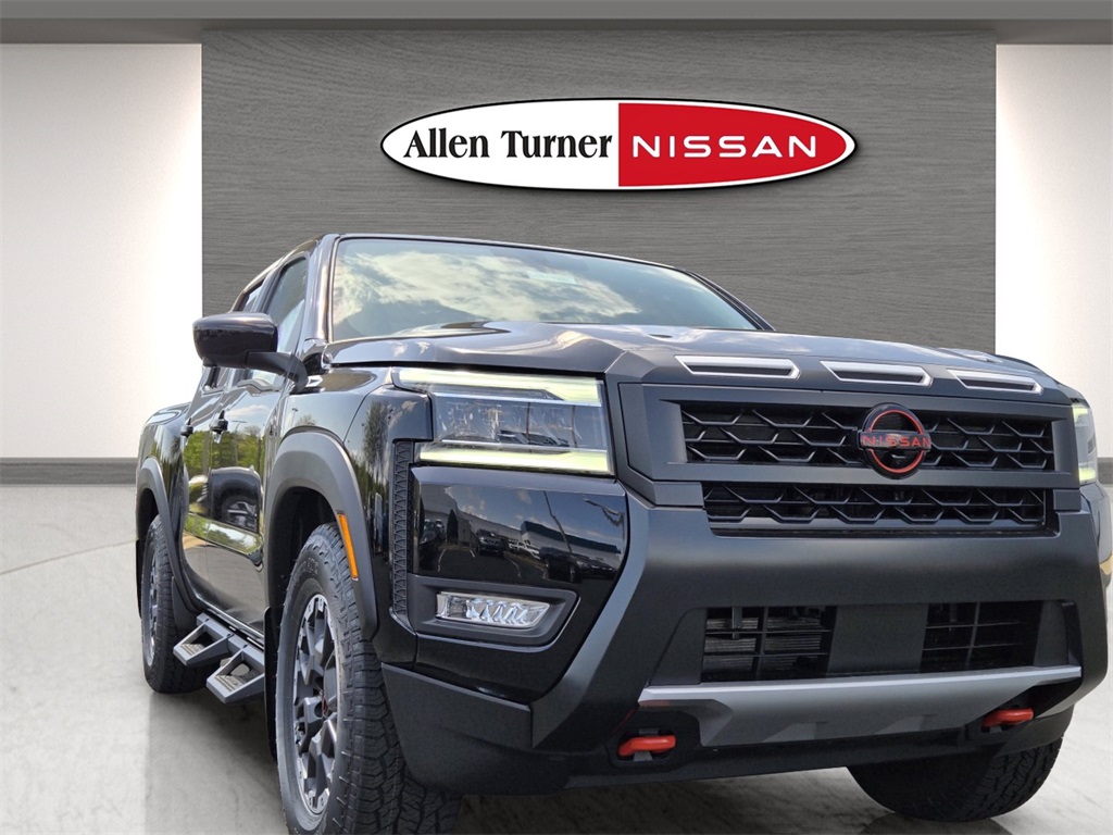2025 Nissan Frontier PRO-X photo 3