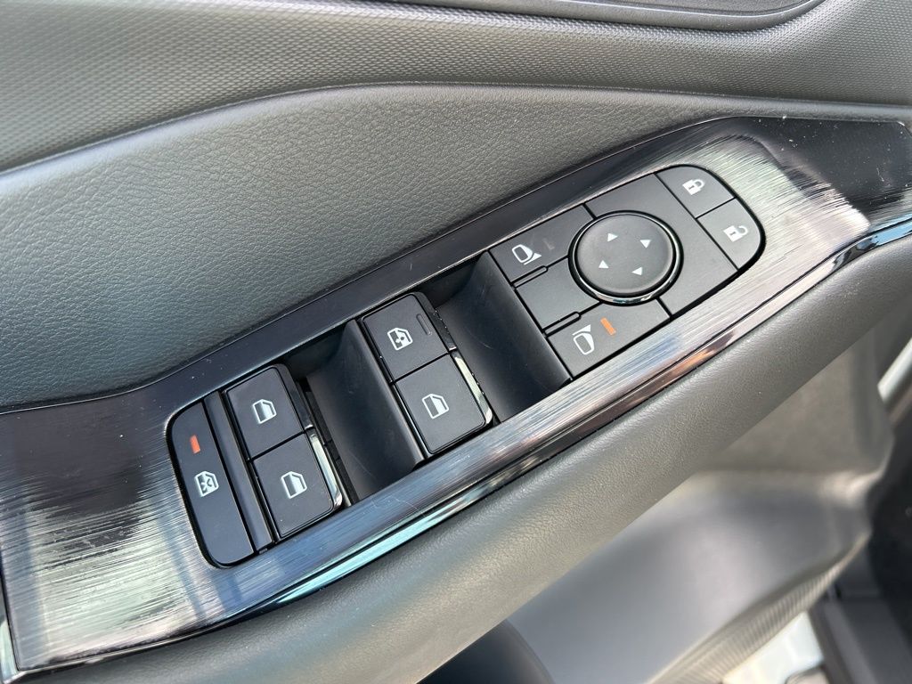 2025 Nissan Rogue S photo 13