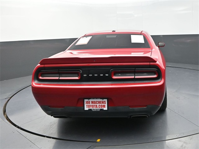 2016 Dodge Challenger SXT Plus photo 6