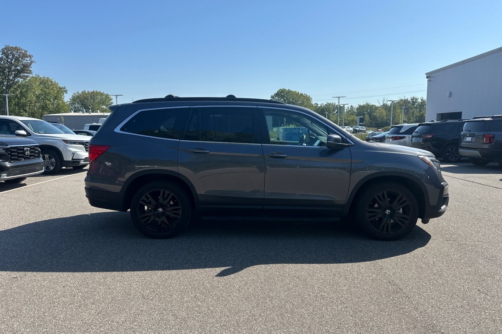2021 Honda Pilot Special Edition photo 6