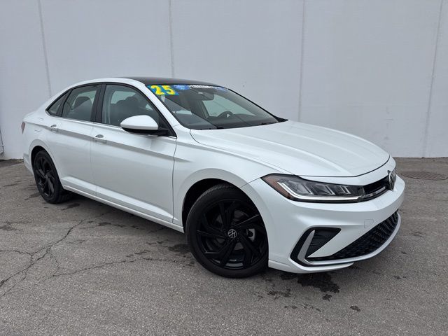 Used 2025 Volkswagen Jetta SE with VIN 3VW7X7BU0SM085390 for sale in Kansas City