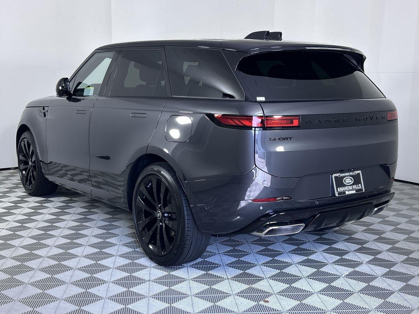 2025 Land Rover Range Rover Sport SE photo 3