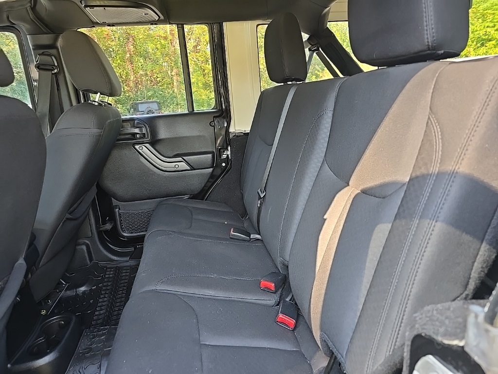2016 Jeep Wrangler Unlimited Sport photo 15