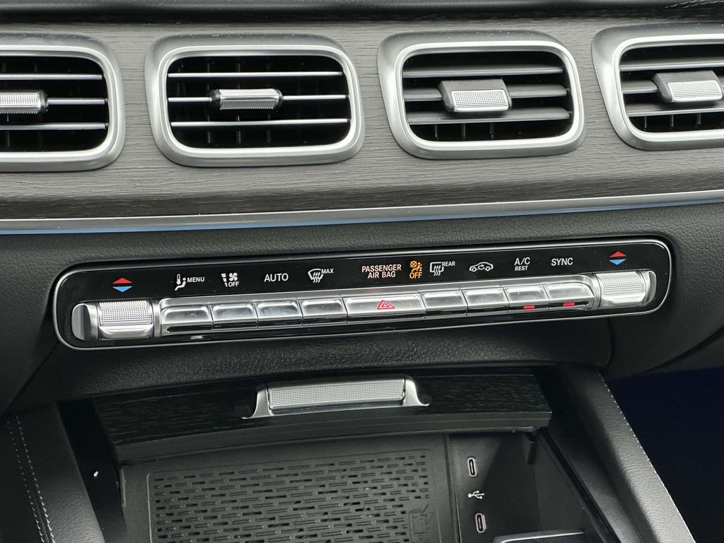 2025 Mercedes Benz GLS 450 4MATIC photo 11