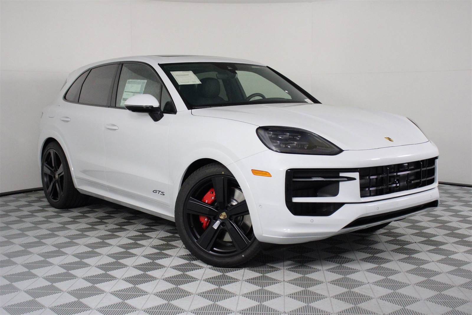 2025 Porsche Cayenne GTS photo 9