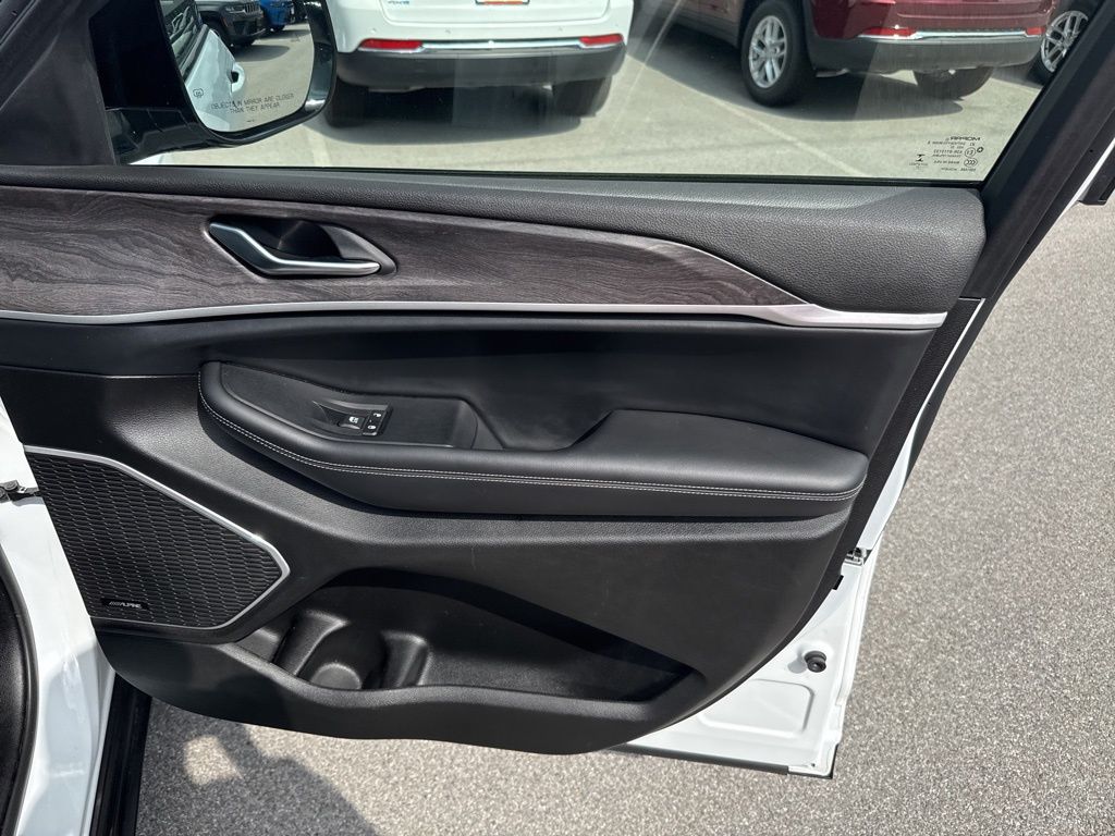 2022 Jeep Grand Cherokee Limited photo 5