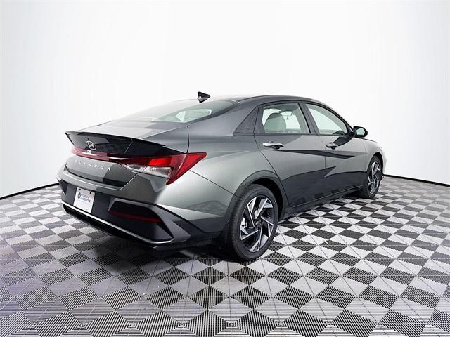 2025 Hyundai Elantra SEL Sport photo 5
