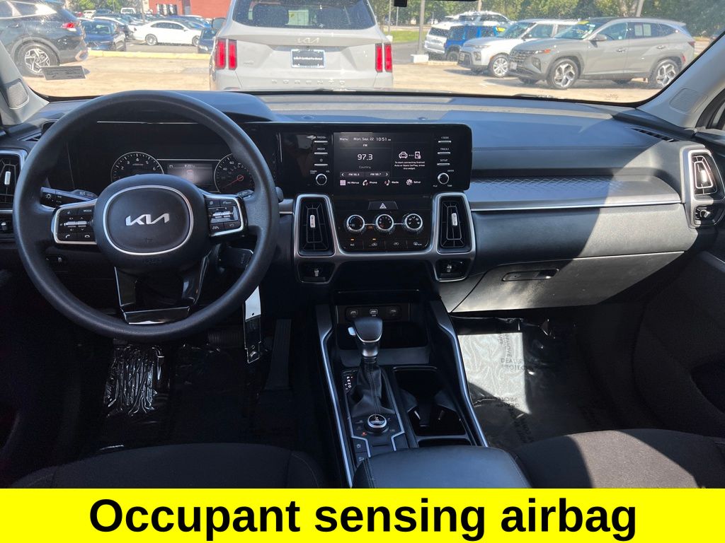 2023 Kia Sorento LX photo 25