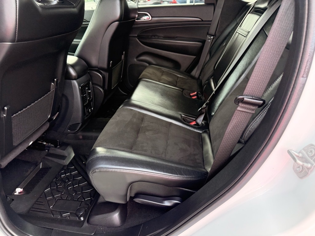 2020 Jeep Grand Cherokee Altitude photo 8