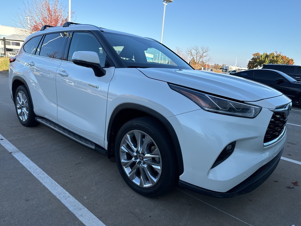 2021 Toyota Highlander Hybrid Limited photo 2