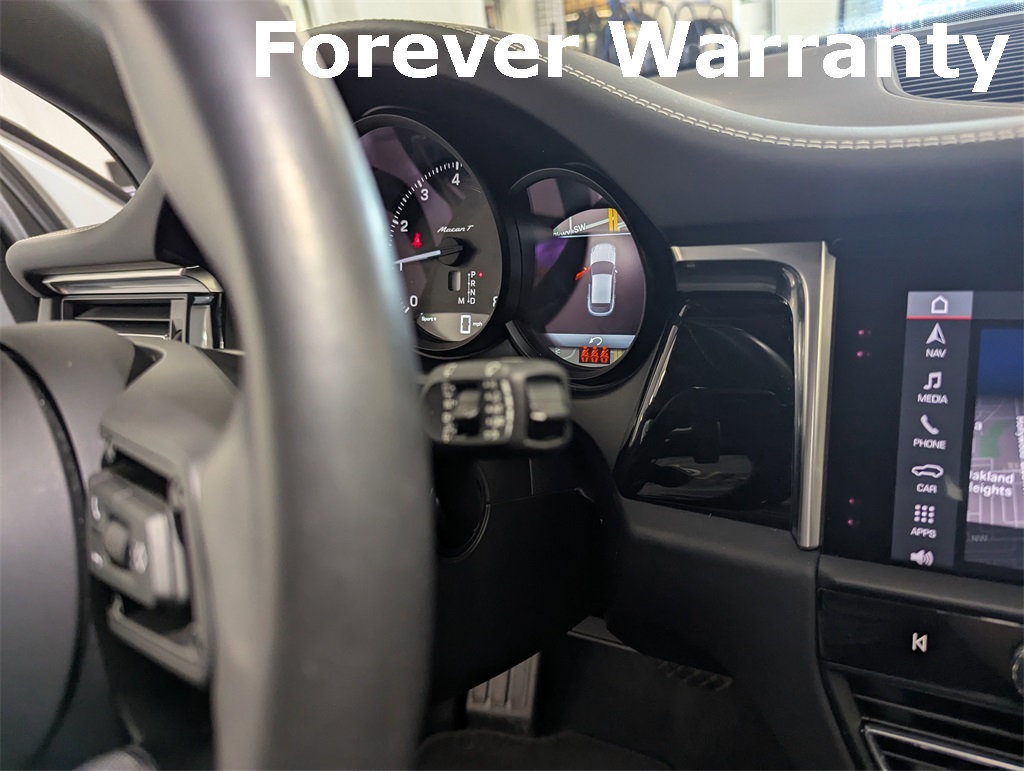 2024 Porsche Macan T photo 22