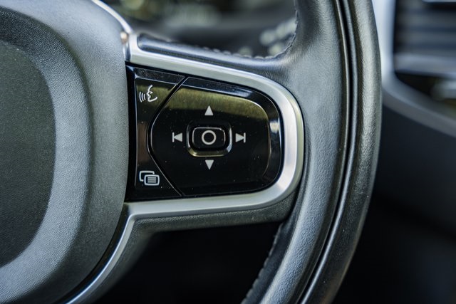 2022 Volvo XC90 Momentum photo 19