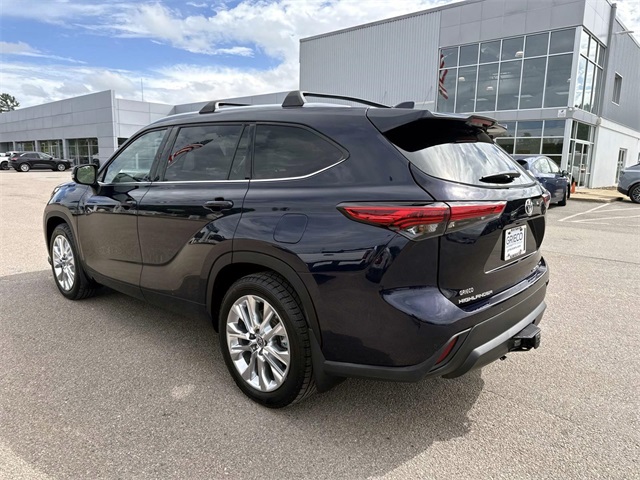 2020 Toyota Highlander Limited photo 9