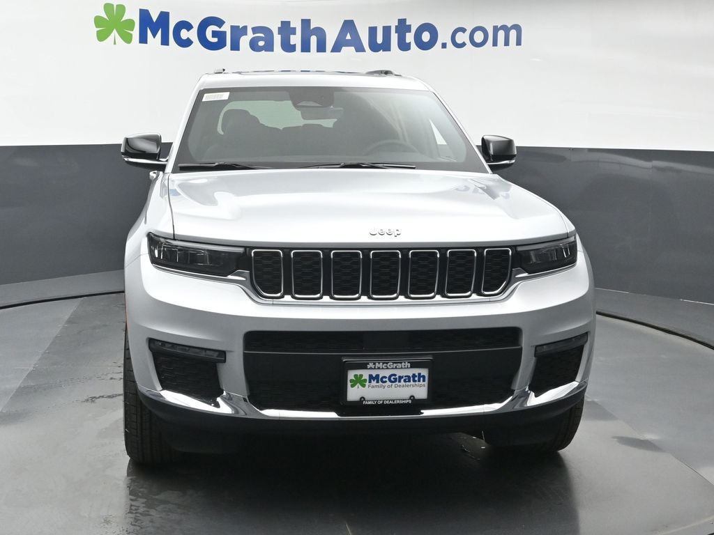 2025 Jeep Grand Cherokee Limited photo 2