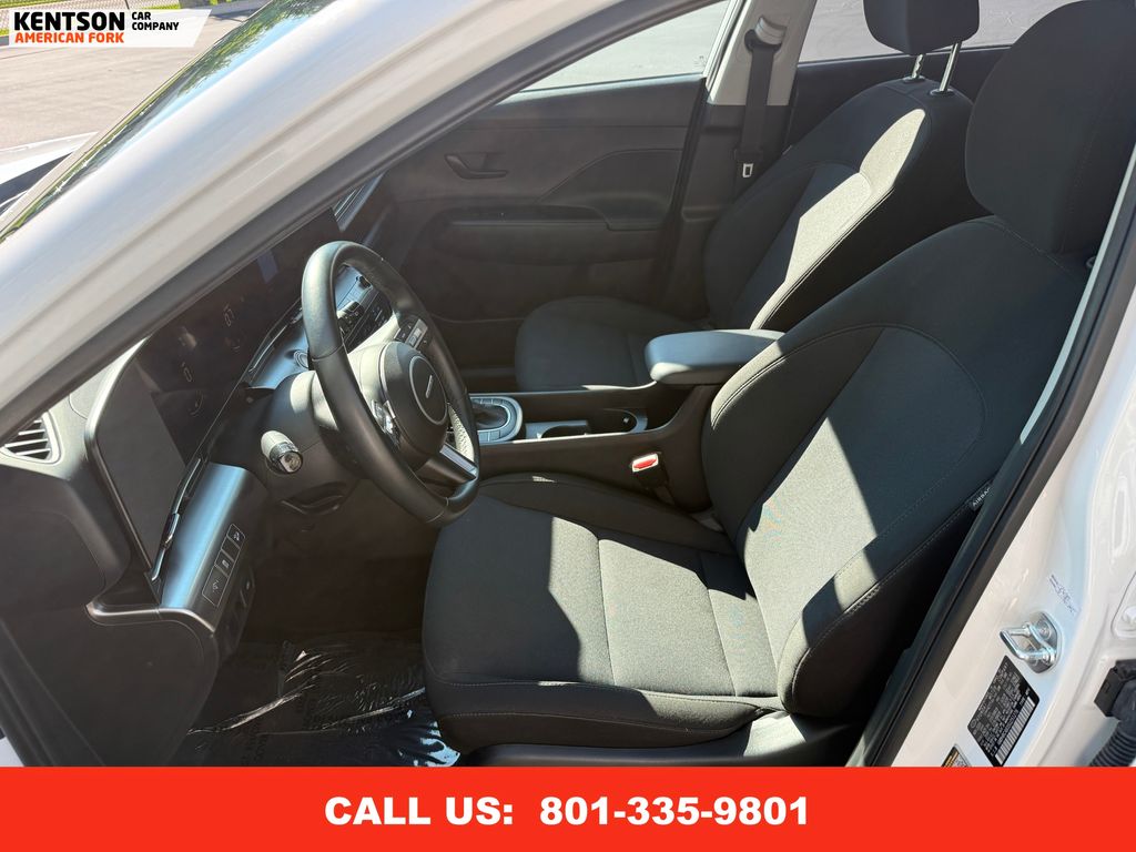 2025 Hyundai Kona SEL photo 27