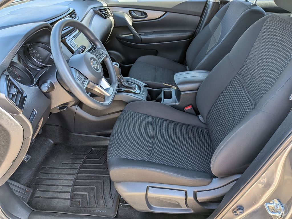 2022 Nissan Rogue Sport S photo 11