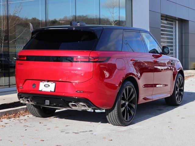 2025 Land Rover Range Rover Sport SE photo 3