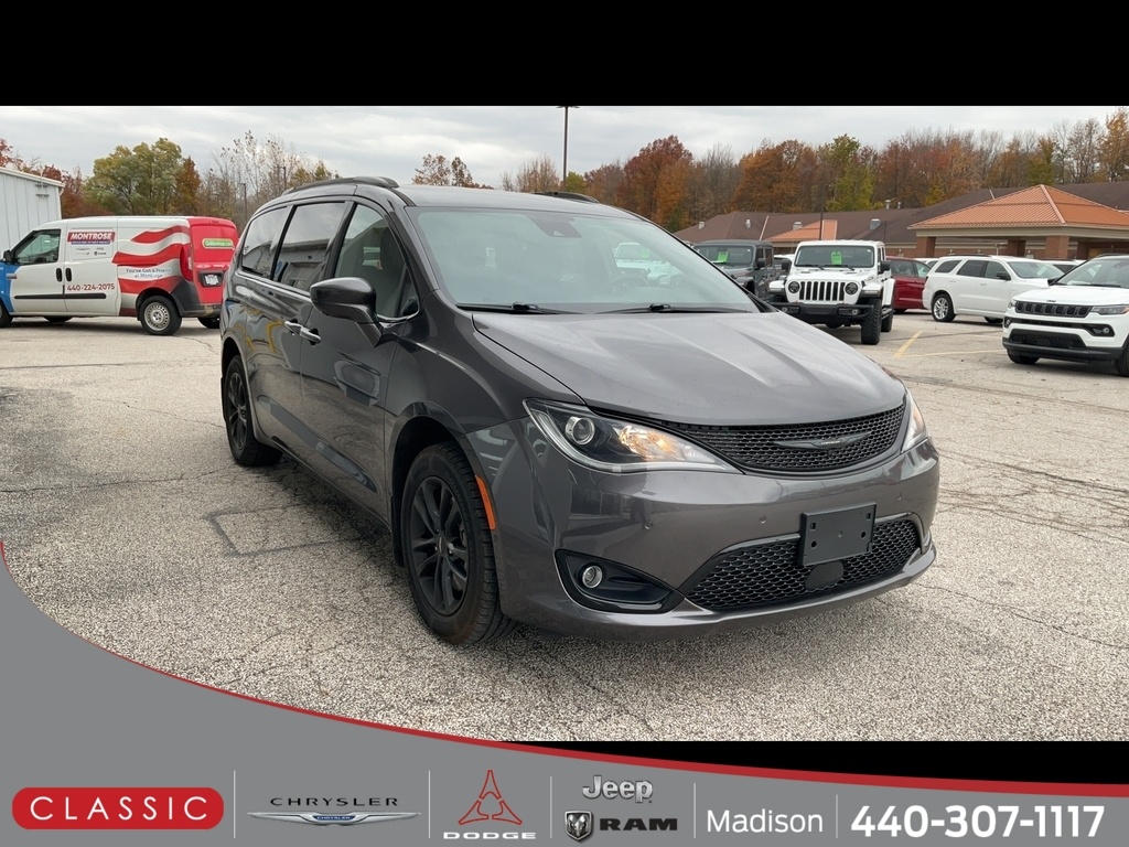 2020 Chrysler Pacifica AWD LAUNCH EDITION's photo