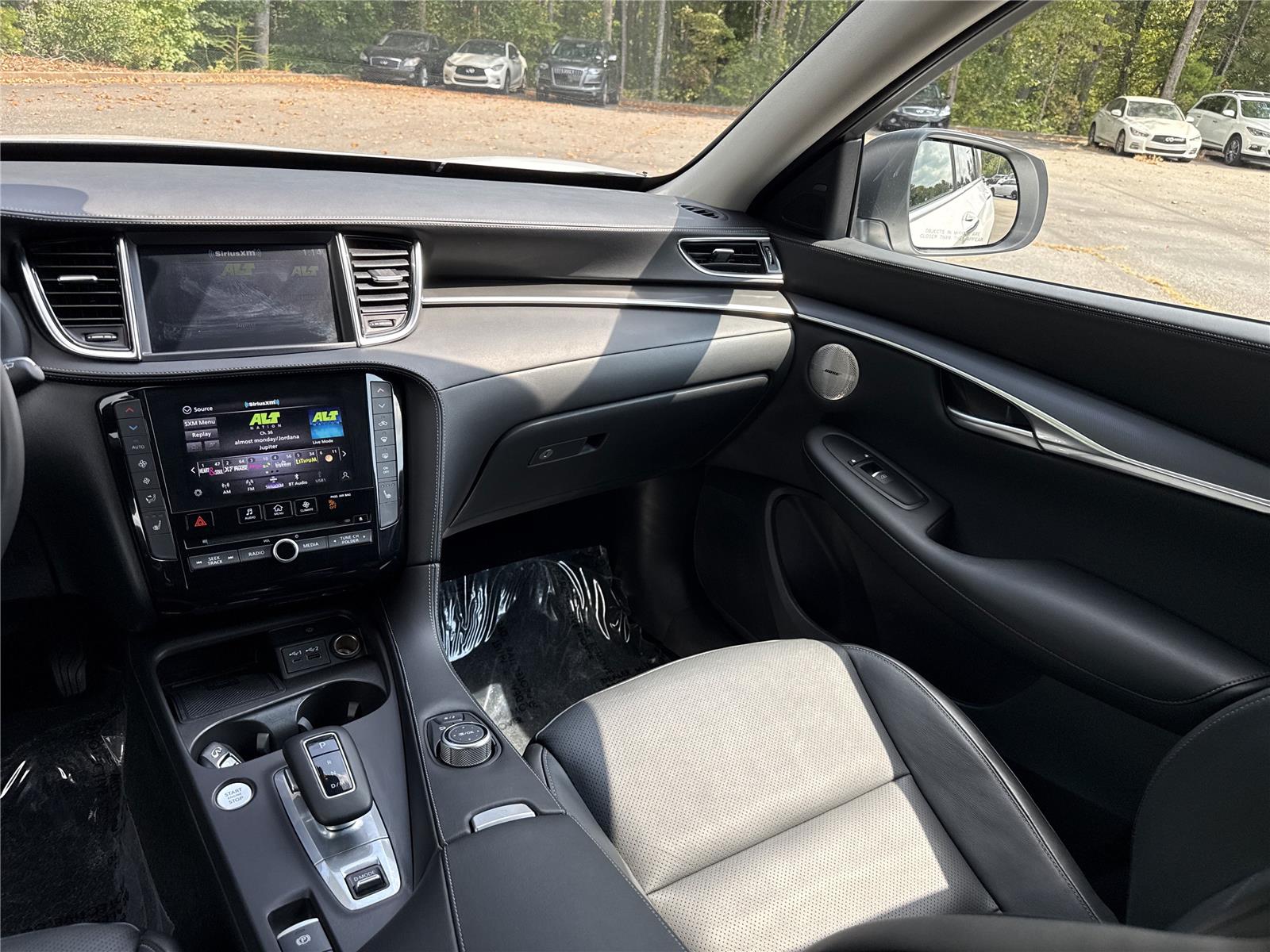 2025 Infiniti QX50 Luxe photo 16