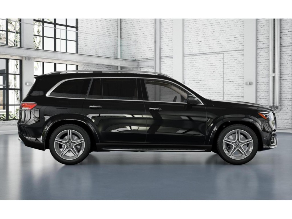 2025 Mercedes Benz GLS 450 4MATIC photo 2