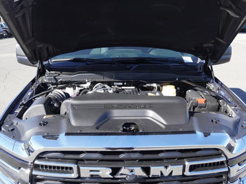 New 2026 Granite Crystal Metallic Clear-Coat Exterior Paint RAM Tradesman image 29