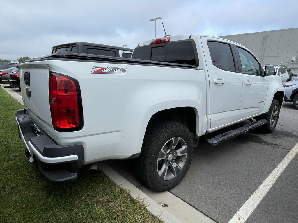 2017 Chevrolet Colorado Z71 photo 3