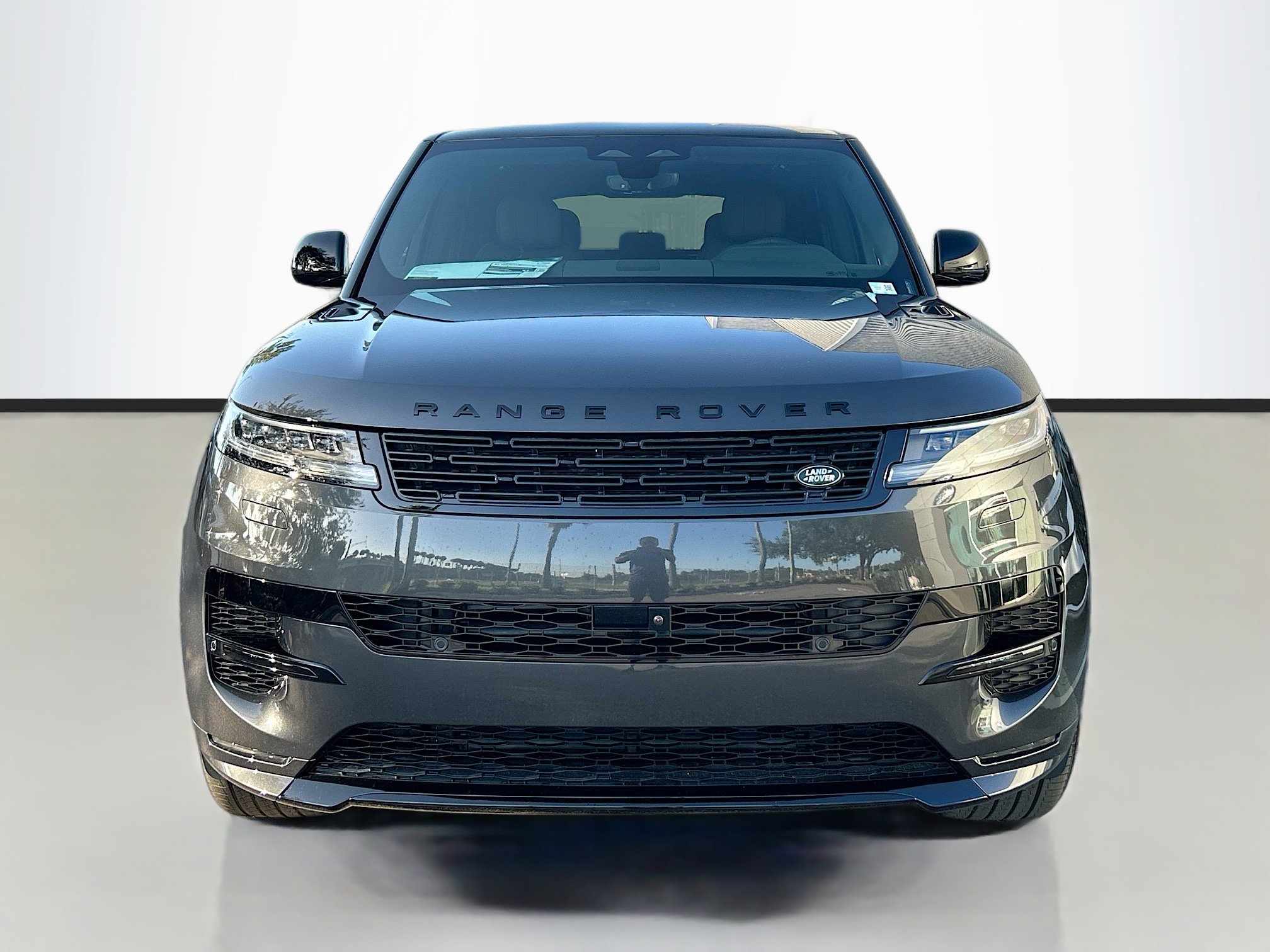 2025 Land Rover Range Rover Sport SE photo 2