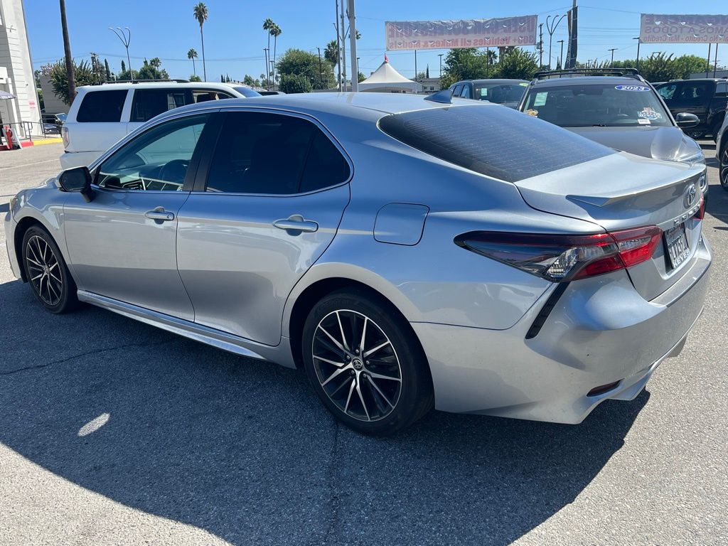 2021 Toyota Camry SE photo 4