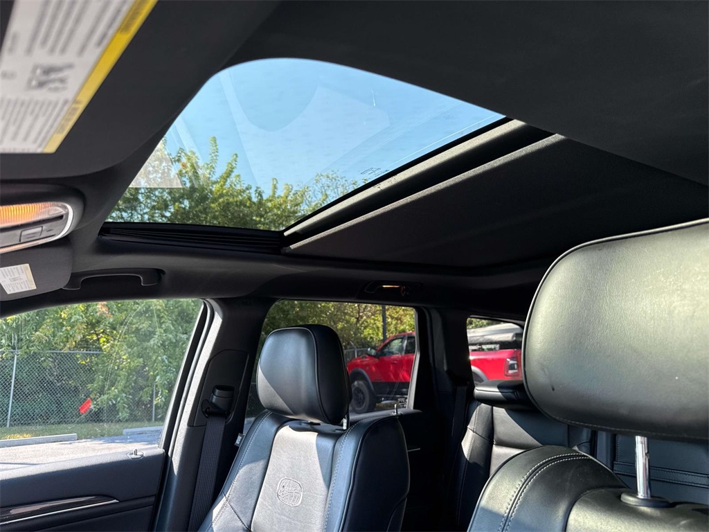 2014 Jeep Grand Cherokee Overland photo 3