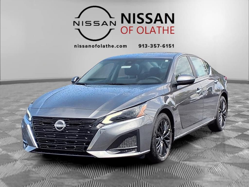 2025 Nissan Altima SV's photo