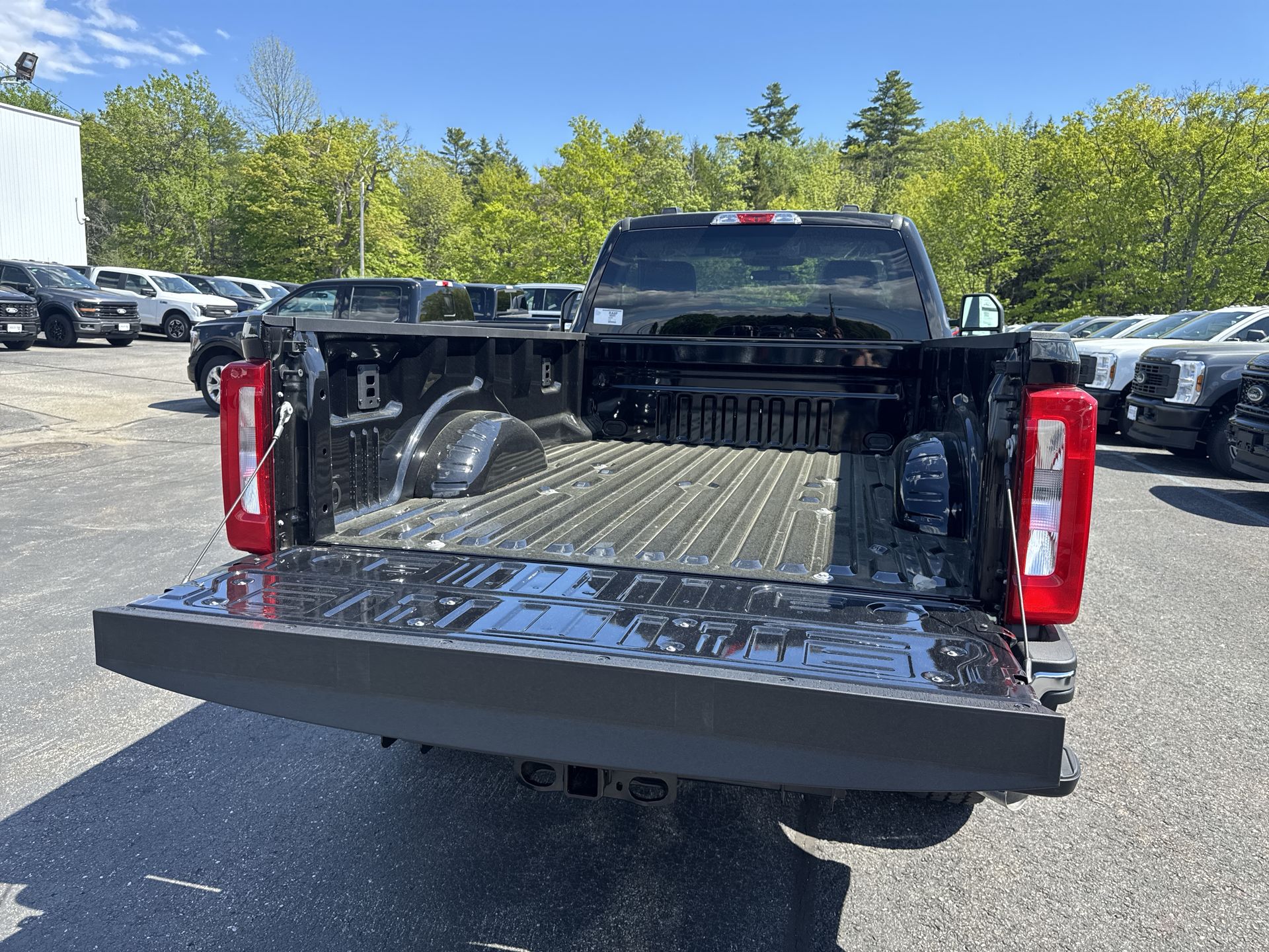 2025 Ford F-350 XLT photo 3