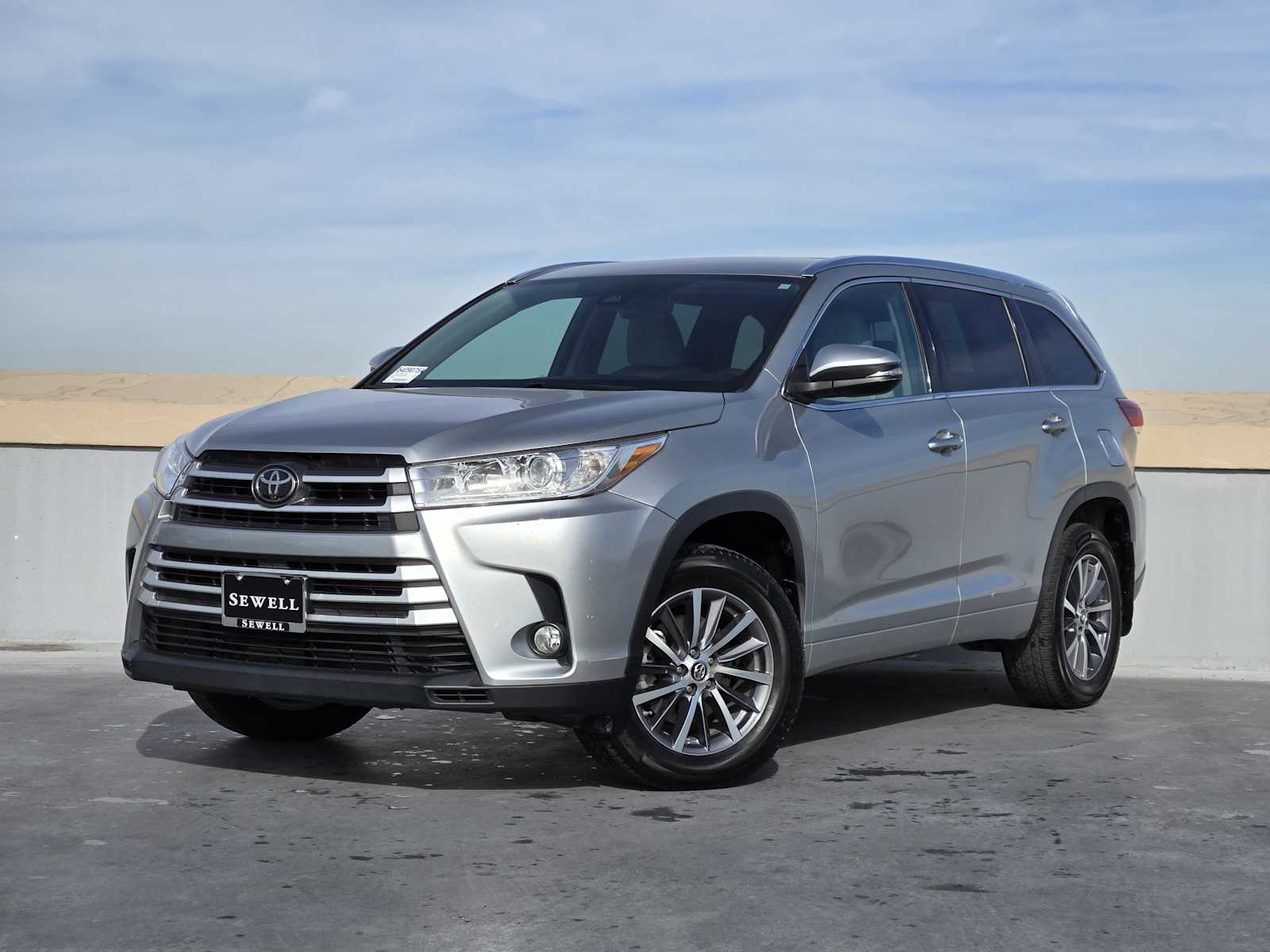 2017 Toyota Highlander XLE's photo