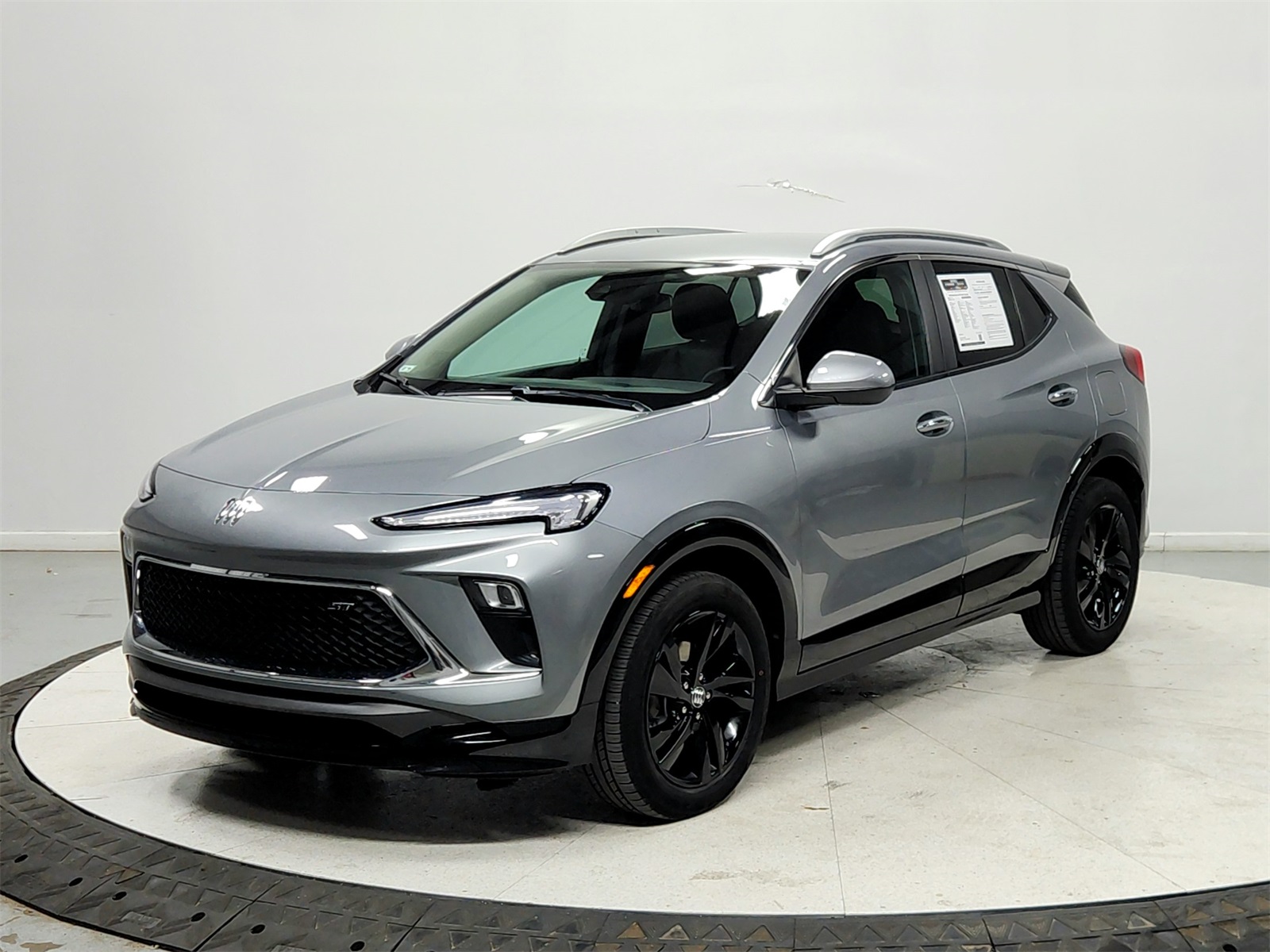 2024 Buick Encore GX Sport Touring photo 2