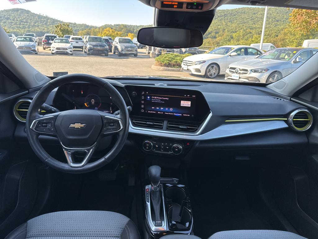 2024 Chevrolet Trax LT photo 5