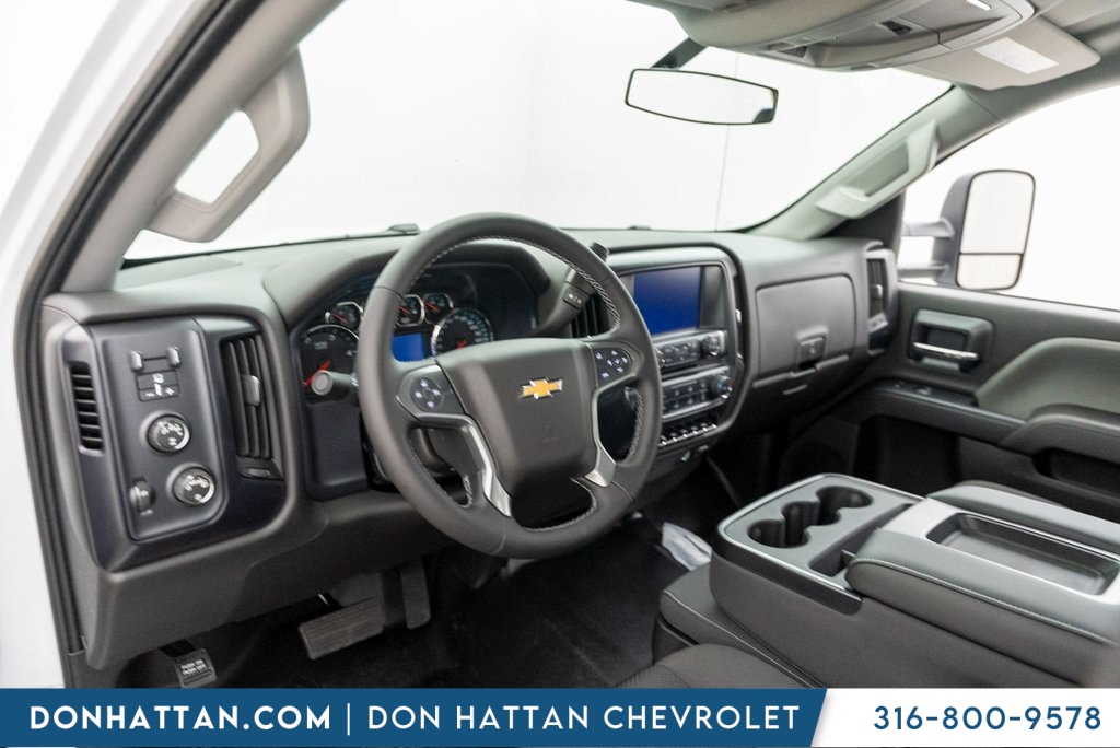2024 Chevrolet Silverado 4500HD Work Truck photo 3