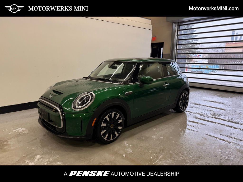 2024 MINI Hardtop 2 Door SE's photo