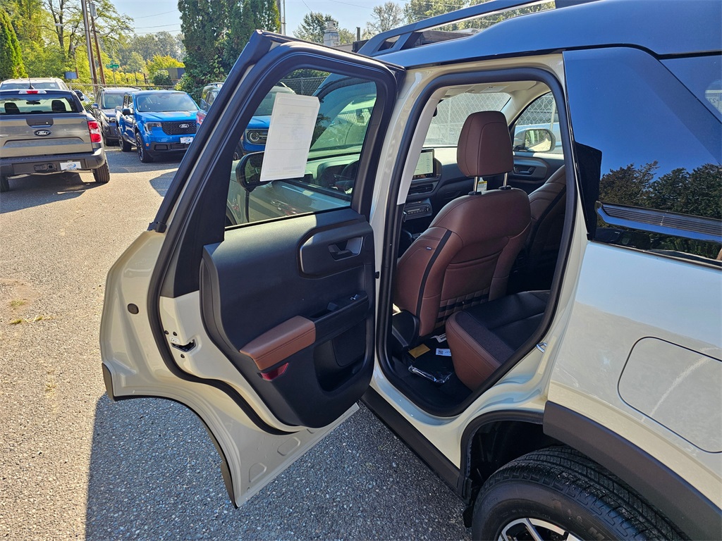 2025 Ford Bronco Sport Outer Banks photo 15