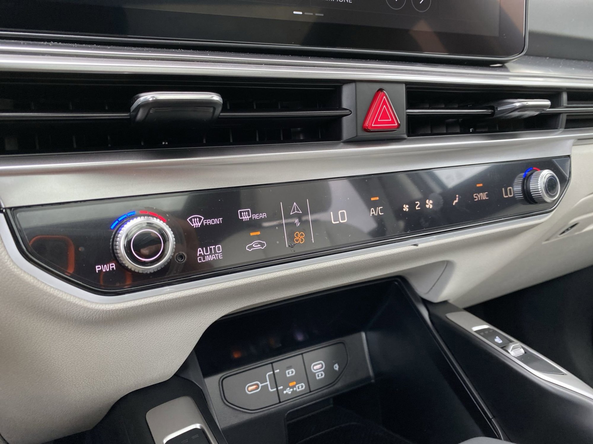2025 Kia Sorento S photo 16