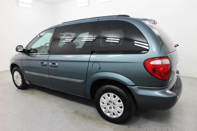 2007 Chrysler Town & Country LX photo 10