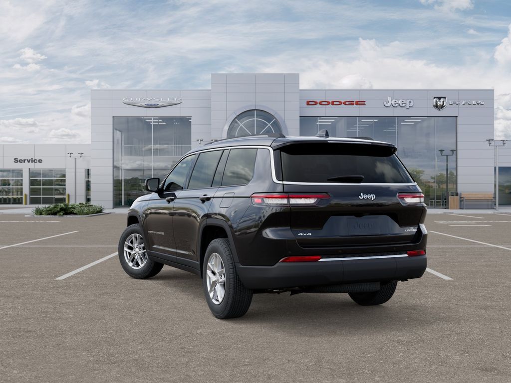 2025 Jeep Grand Cherokee Laredo photo 3