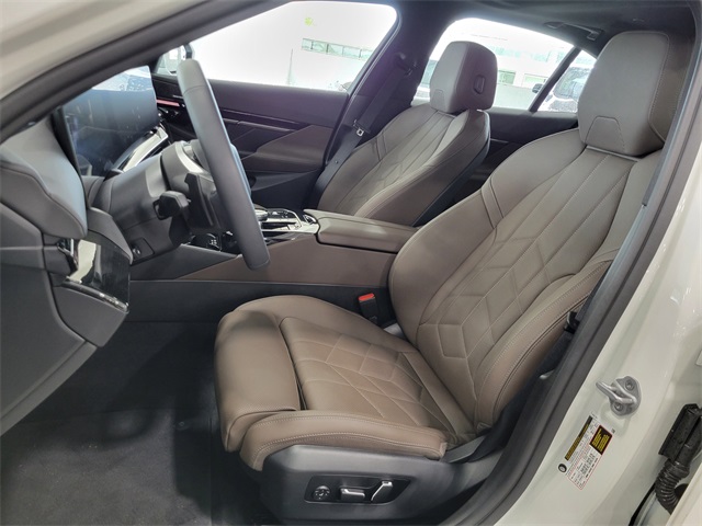 2025 Bmw 530i photo 14